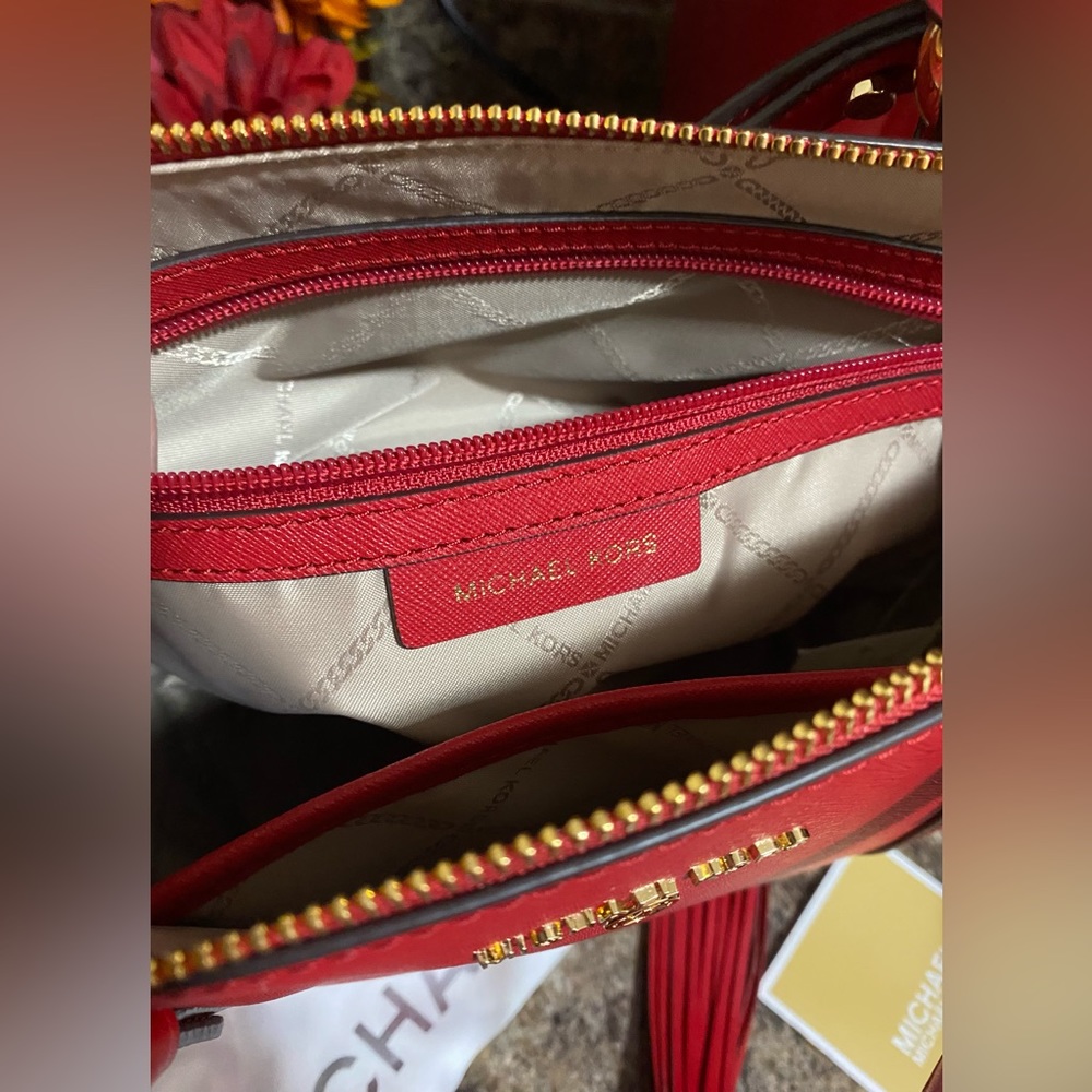 ❤️🔥MICHAEL KORS SAFFIANO LEATHER CROSSBODY/SATCHEL TOTE w/FREE DUST BAG 👜 - Picture 9 of 15